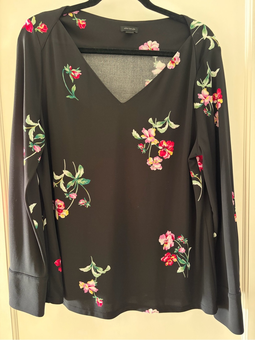 Ann Taylor Black Long-Sleeve V-Neck Top with Pink Floral Print